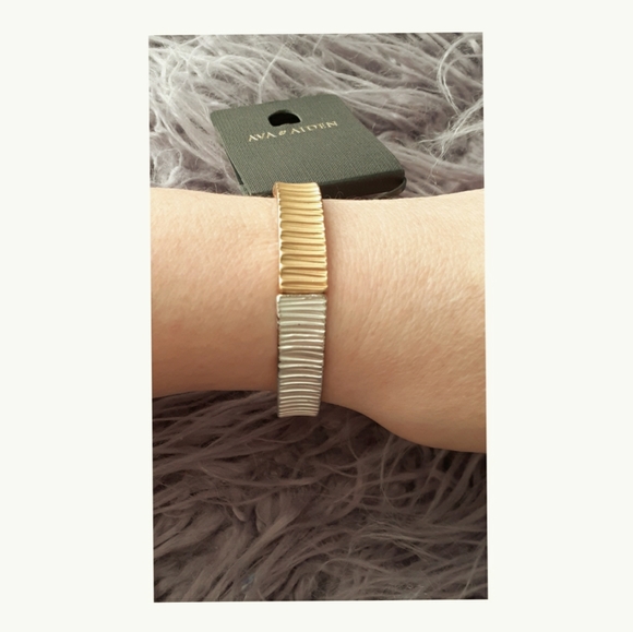 😍NWT STRETCHY MATTE BRACELET - Picture 1 of 7
